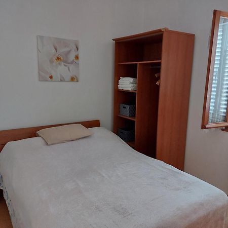 Goga Apartment Petrcane Exterior photo